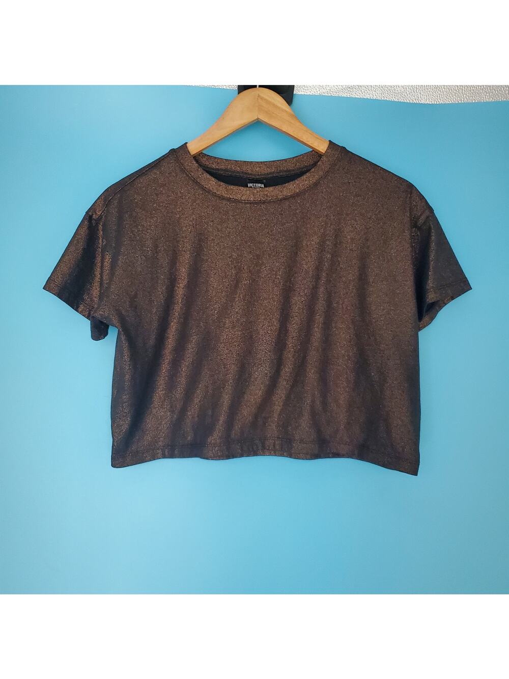Victoria Sport Tee Size XS Cropped Copper Black Short Sleeve